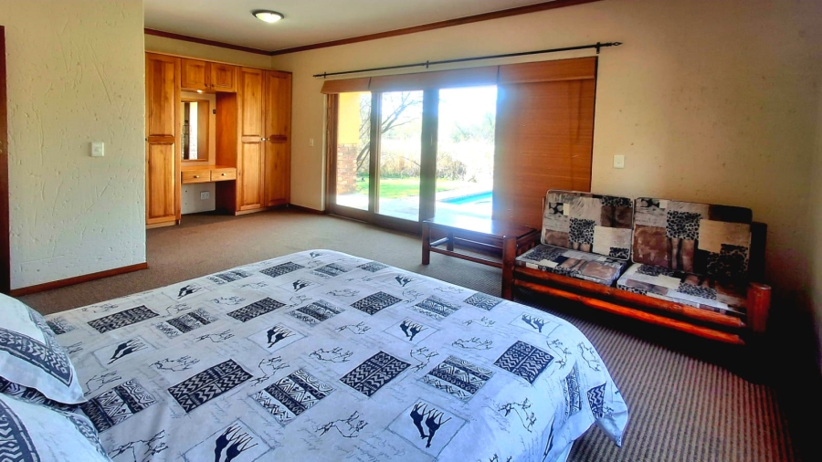 4 Bedroom Property for Sale in Boschenvaal River Front Lodges Free State